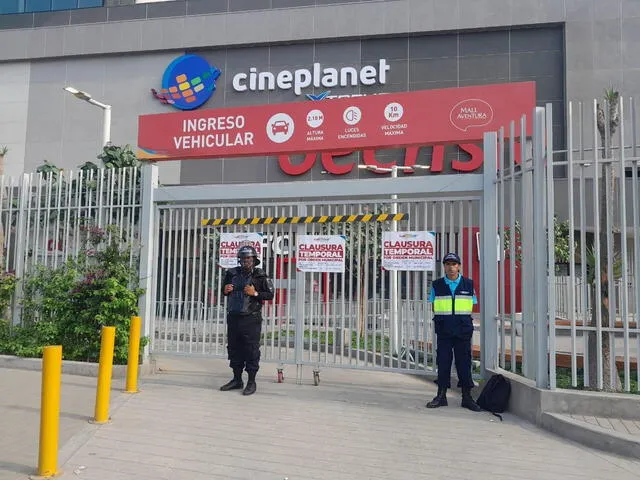 Todos los accesos al centro comercial se encuentran bajo resguardo de personal de Fiscalización. Foto: Municipalidad de San Juan de Lurigancho   