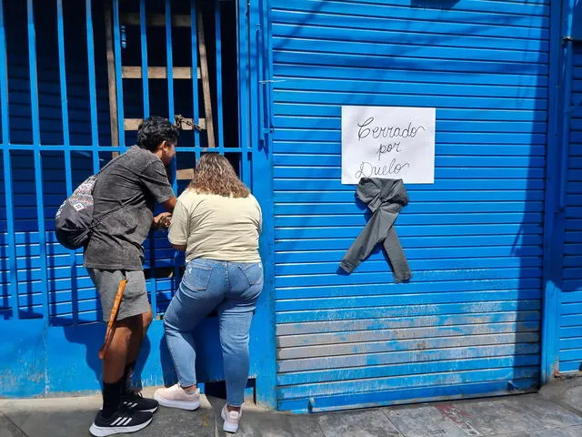 Tiendas del Centro Comercial Mega 80 permanecerán cerradas por dos días producto del asesinato de Sebastián Bruno. Foto: Miriam Torres- URPI-LR.   