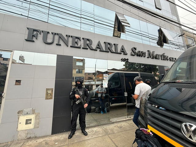 Sujetos fueron retirados de una funeraria en Lima. Foto: Andrea Jara / URPI-LR   