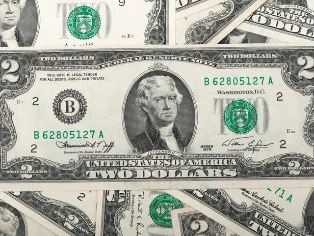 Los coleccionistas buscan los billetes de 2 dólares que tengan un número de serie bajo. Foto: Facebook   