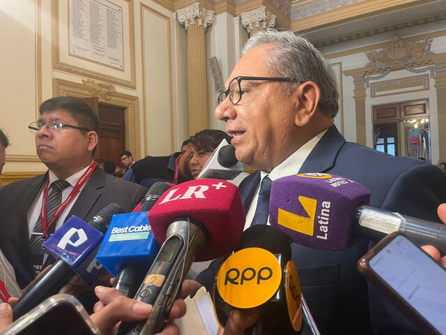 Anderson manifestó que el ministro de Educación debería avocarse a sus funciones y lo calificó de "ayayero" de Boluarte Zegarra. Foto: Rosa Quincho- URPI-LR. 