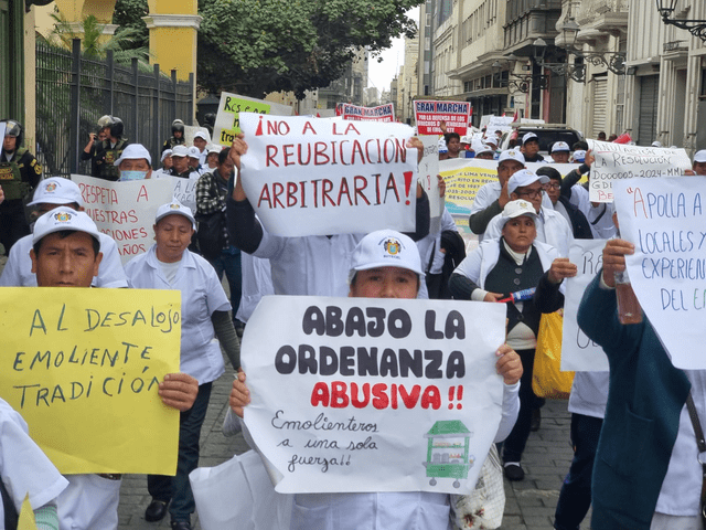 Comerciantes rechazan la ordenanza establecida por la MML. Foto: Samuel Santos - LR   