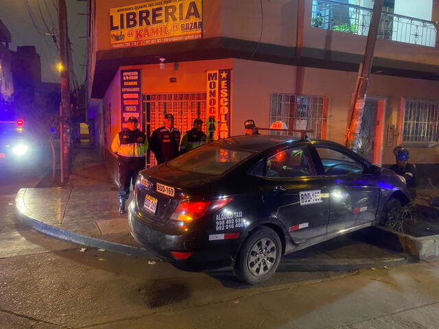 Taxista fue asesinado cerca de la avenida Perú en SMP. Foto: Bella Alvites/LR   