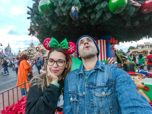  Los youtubers peruanos Eva Cavero y Andrés Izarnótegui usaron la IA como guía turístico para pasar un día en Lima. Foto: La Bue Kombi<br><br>    