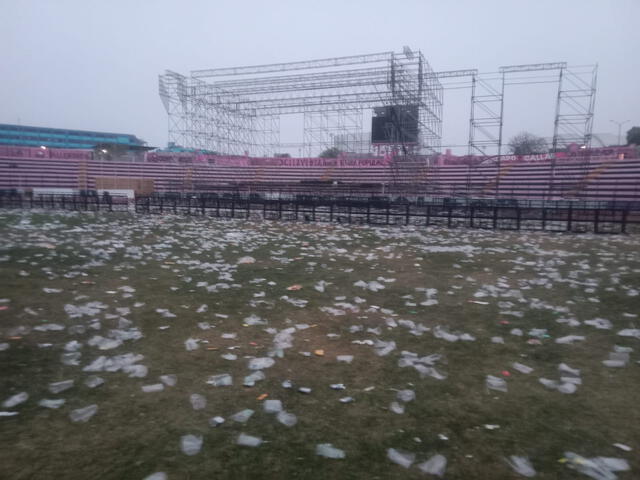 La estructura del escenario utilizado en el evento también sigue sin desarmarse en el estadio Miguel Grau del Callao. Foto: Gustavo Peralta Coello/X    