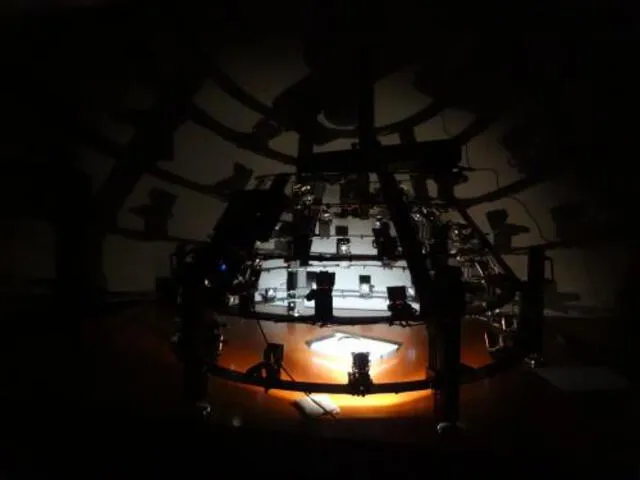 La imagen de la tablilla original fue escaneada en un domo de imágenes por transformación de reflectancia. Foto: Universidad de Yale La imagen de la tablilla original fue escaneada en un domo de imágenes por transformación de reflectancia. Foto: Universidad de Yale