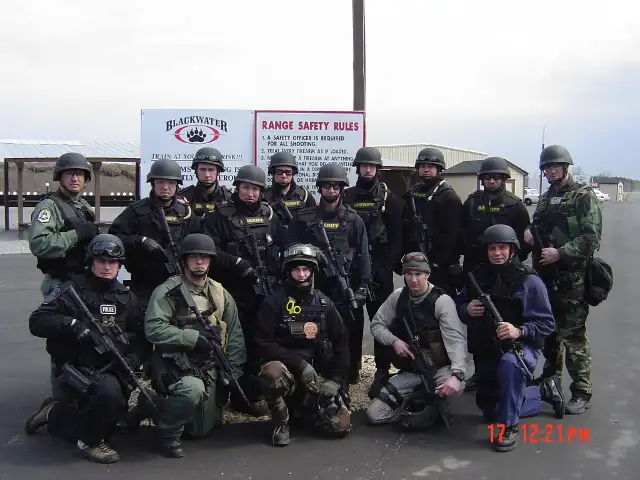 Blackwater ofrece servicios de seguridad y vigilancia tanto a clientes particulares como a gobiernos. Foto: Sopitas.   