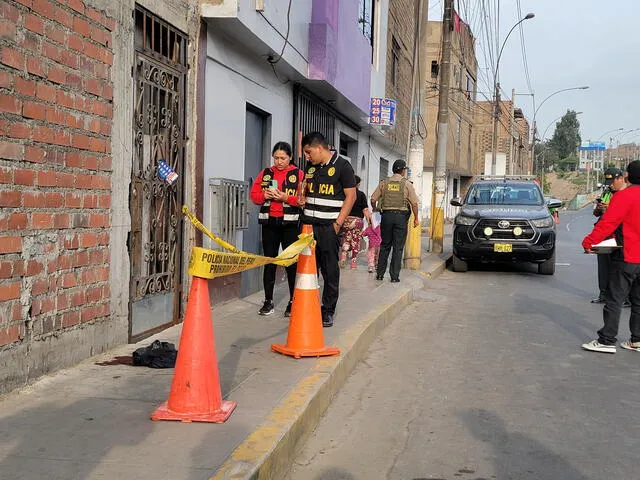 En la escena del crimen solo quedó una prenda ensangrentada de la víctima. Foto: Cristina Gálvez/La República    