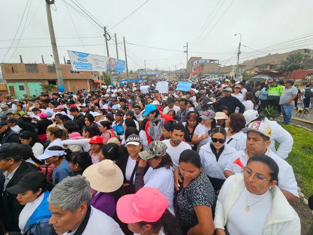 Protestas contra la criminalidad en Perú