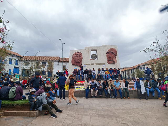  Protestantes concentrados en camino a Plaza Mayor de Cusco | Créditos: Luis Álvarez/ URPI-LR    