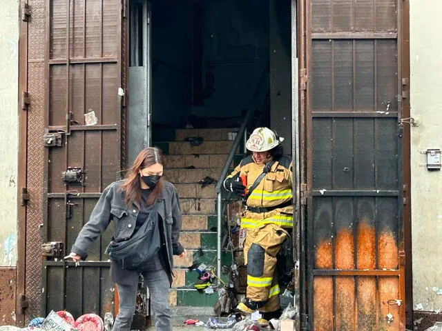 Bomberos realizan trabajos de mitigación. Foto: Dayana Huerta/La República    