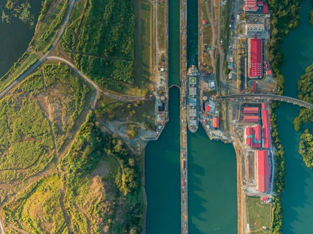  Los canales interoceánicos desempeñan un papel fundamental en el comercio marítimo internacional. Foto: Tiempo   