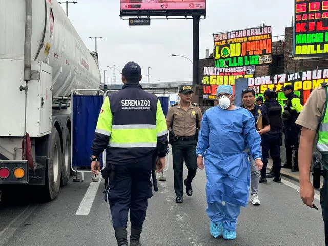 Peritos de criminalística llegaron al lugar de los hechos. Foto: Marcia Chahua - La República    