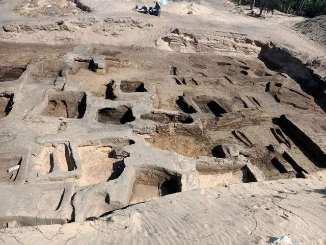  Los amuletos para muertos encontrados en las tumbas de Dimietta tienen el objetivo de acompañar a los fallecidos en la otra vida. Foto: Ministerio de Turismo y Antigüedades de Egipto.    