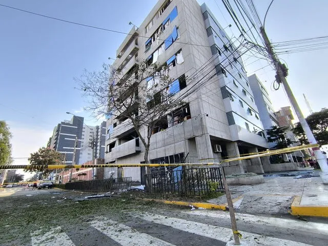  Un explosivo detona frente al Ministerio Público y deja hasta 15 inmuebles afectados. Foto: LR   