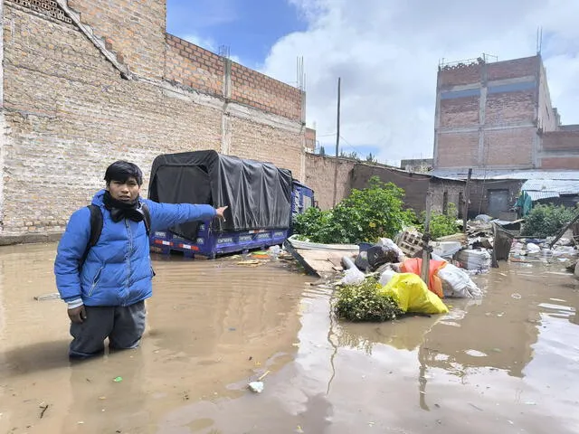  Ciudadanos y comerciantes han perdido sus pertenencias ante lluvias intensas. Foto: Cinthia Álvarez/La República   