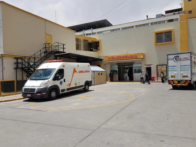 Víctima permanece en UCI del Hospital Honorio Delgado. Foto: Wilder Pari/La República   