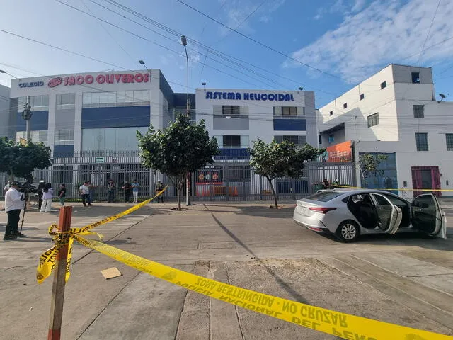 Las cuatro puertas del vehículo se encontraban abiertas. Foto: Rosa Quincho/La República   