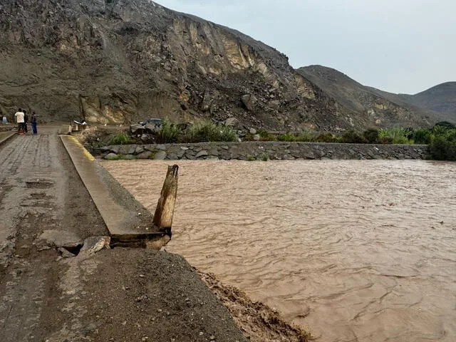 Se ha registrado algunas inundaciones en algunos sectores debido a las lluvias.   