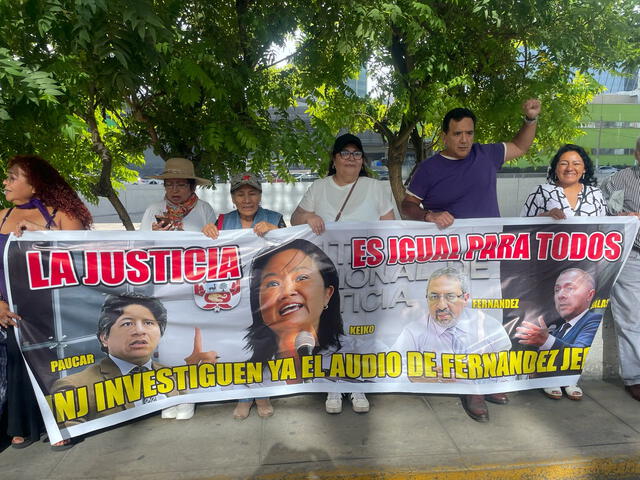 Plantón convocó a distintos movimientos sociales anticorrupción frente a sede del JNJ | Foto: difusión. Plantón convocó a distintos movimientos sociales anticorrupción frente a sede del JNJ | Foto: difusión.