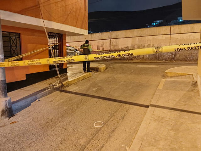 Diligencias policiales tras el asesinato de mototaxista. Foto: Difusión Diligencias policiales tras el asesinato de mototaxista. Foto: Difusión