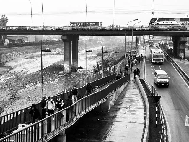 Lima amaneció con llovizna persistente, neblina densa y una marcada sensación de frío