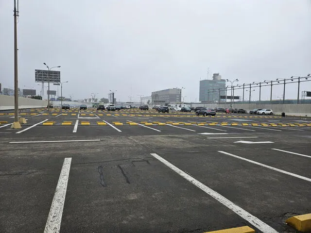 Solo servicio de transporte público AeroDirecto tiene acceso directo al nuevo aeropuerto Jorge Chávez. Foto: Silvana Quiñonez/La República   