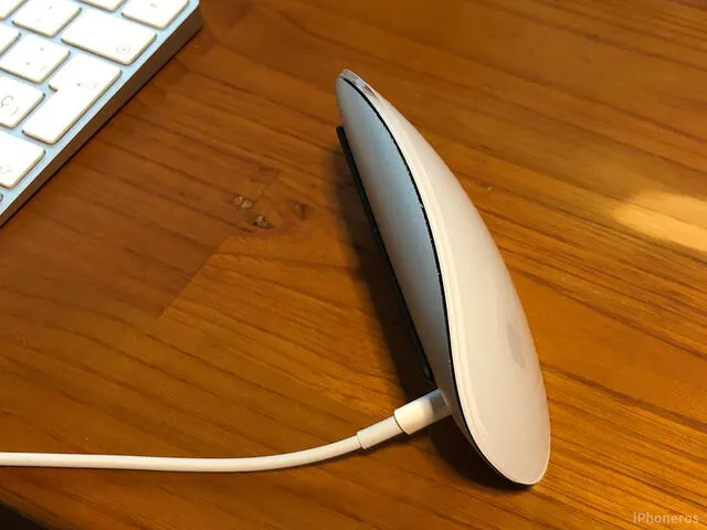  Cargando el ratón por dos horas tendrás 1 mes de autonomía. Foto: internet 