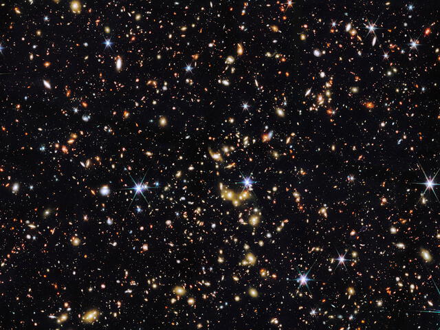 El espacio profundo capturado por el James Webb con miles galaxias de diversas formas y colores. Foto: NASA/ESA El espacio profundo capturado por el James Webb con miles galaxias de diversas formas y colores. Foto: NASA/ESA
