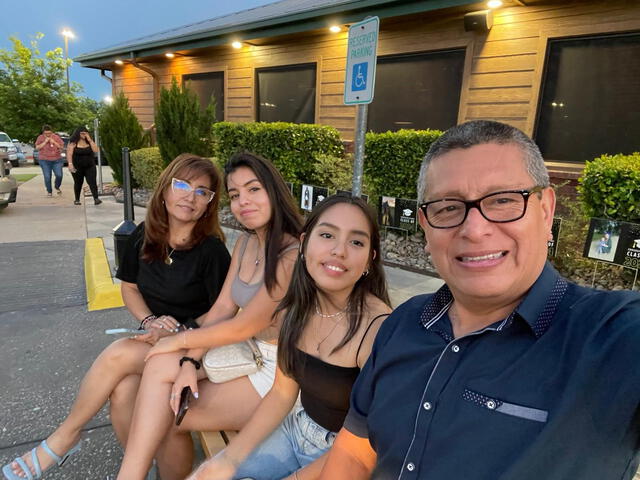 Percy Galindo y su familia en EE. UU.   