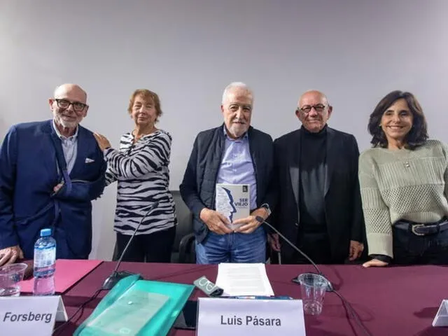 El día de la presentación: Javier Díaz-Albertini, Margarita Forsberg, Luis Pásara, Moisés Lemlij y Patricia Arévalo, de la PUCP. Un libro con muchas lecciones de vida. El día de la presentación: Javier Díaz-Albertini, Margarita Forsberg, Luis Pásara, Moisés Lemlij y Patricia Arévalo, de la PUCP. Un libro con muchas lecciones de vida.