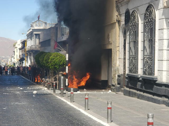 Incendio provocó daños en el patrimonio cultural del centro histórico de Arequipa. Foto. Mirelia Quispe   