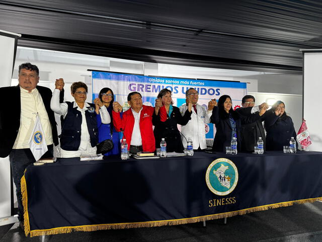 Gremios se unieron para la jornada de huelga de EsSalud. Foto: Elvis Cairo/La República   