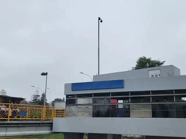 Cámara de seguridad del Metropolitano que habría captado a los responsables. Foto: Mabel Alva. Cámara de seguridad del Metropolitano que habría captado a los responsables. Foto: Mabel Alva.