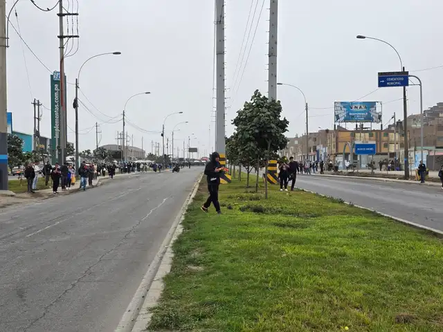 Transportistas exigen justicia por chofer asesinado en Callao. Foto: Adrian Sarria/La República   
