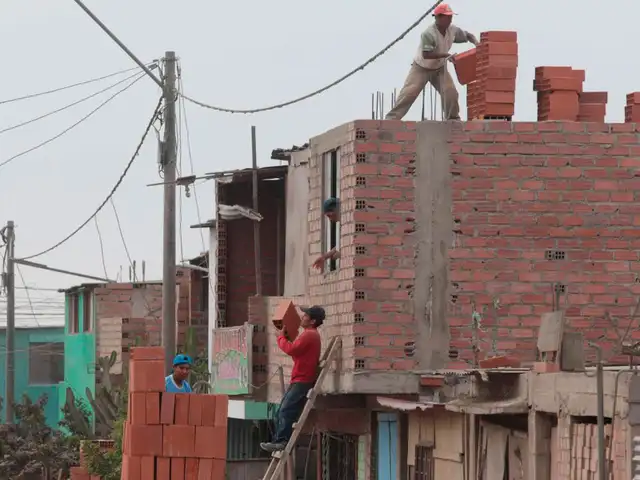  La falta de revisión técnica para la emisión de licencias de construcción incrementa el riesgo de inmuebles vulnerables y afectación a la seguridad de los vecinos. Foto: encuentro.   
