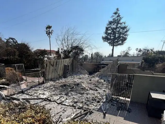  Así quedó la casa de la actriz peruana Camila Zavala tras incendios en California. Foto: Instagram/camilazavala   