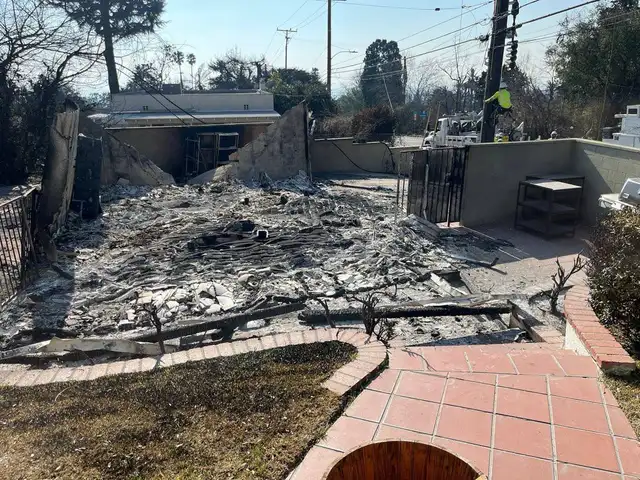  Así quedó la casa de la actriz peruana Camila Zavala tras incendios en California. Foto: Instagram/camilazavala 