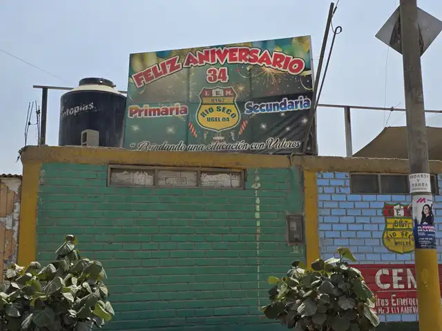  El colegio Río Seco es uno de los 33.488 centros educativos en el Perú que no cuenta con acceso directo a agua potable y desagüe por red pública. Foto: Kevinn García / La República.   