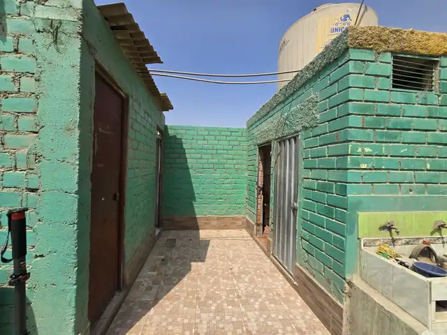  El colegio Río Seco depende de un pozo séptico para brindar el servicio de desagüe. Foto: Kevin García / La República.   