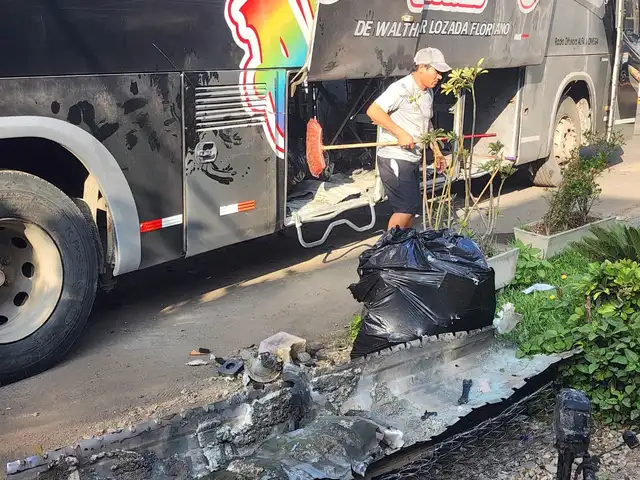  Continúan diligencias tras explosión en Víctor Larco. Foto: Yolanda Goicochea / La República   