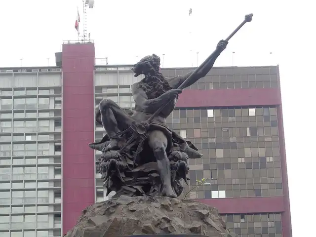 Estatua de Neptuno en Lima. Foto: Fátima Flores Vivar
