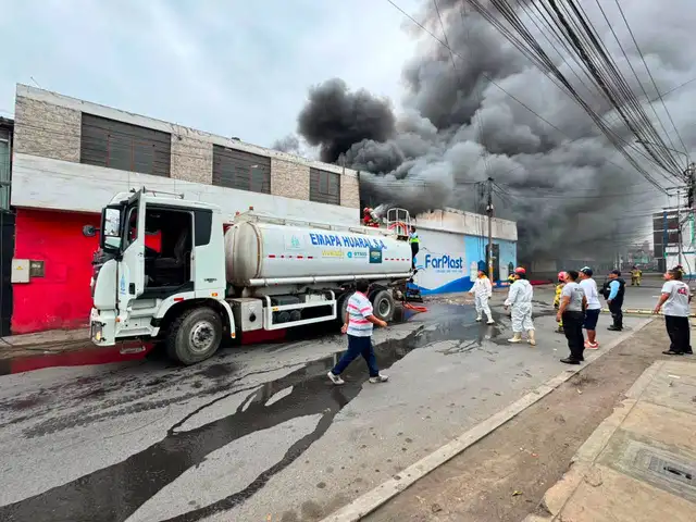 Empresa EMAPA facilitó cisterna para atender emergencia