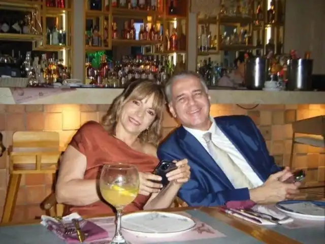 Vicky Caycedo y Jairo Saavedra fueron hallados abrazados bajo los escombros. Foto: Cortesía de la familia/Telemundo