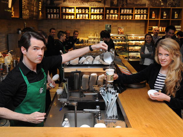 Starbucks se asocia con Uber para llevar café a domicilio 