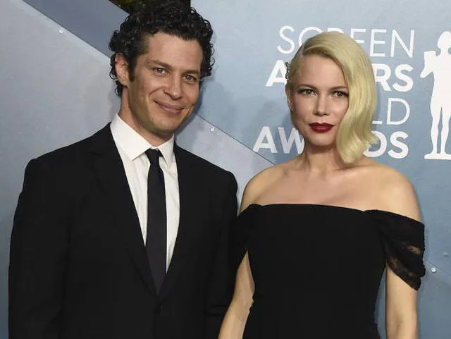 Con Thomas Kail, su actual esposo. Con Thomas Kail, su actual esposo.