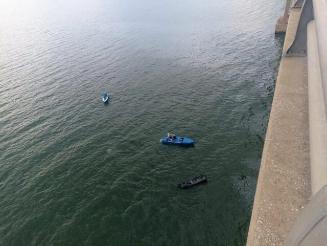 El vehículo se sumergió en las profundidades del lago de Maracaibo. Foto: Noticia al Día   