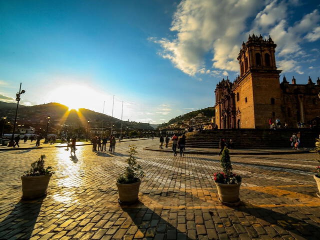 Con su arquitectura colonial y sus pintorescas calles empedradas, se presenta como un destino para aquellos apasionados por la historia y la cultura. Foto: Andina 
