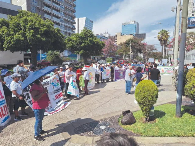  Plantón. Vecinos afectados protestaron contra el proyecto. Foto: difusión. 