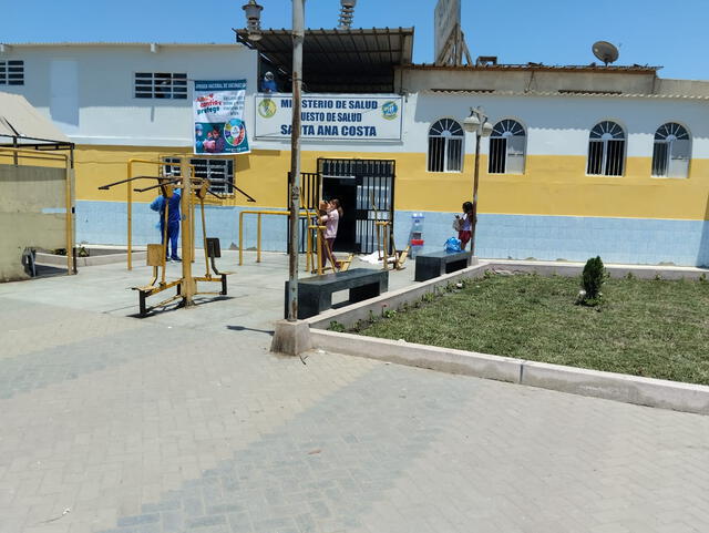  Centro Médico Santa Ana, fundado por el Dr. Juan Condemarin y hoy administrado hoy por el Ministerio de Salud. Foto: LR.<br><br>    